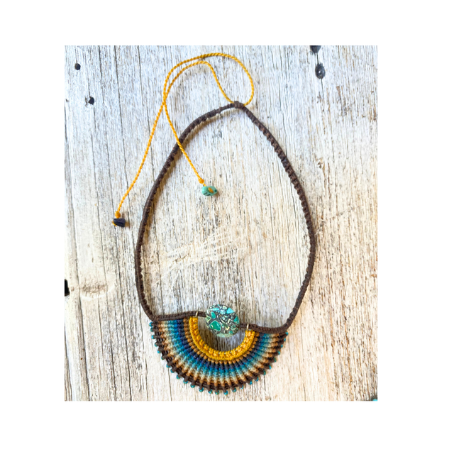 COLLAR ABANICO