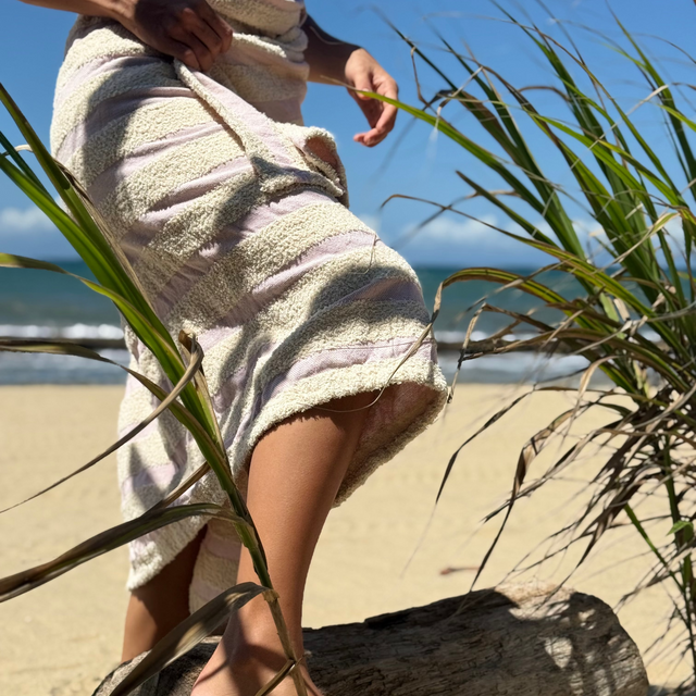 TOALLA DE PLAYA VITA LINEAS LILA/BEIGE