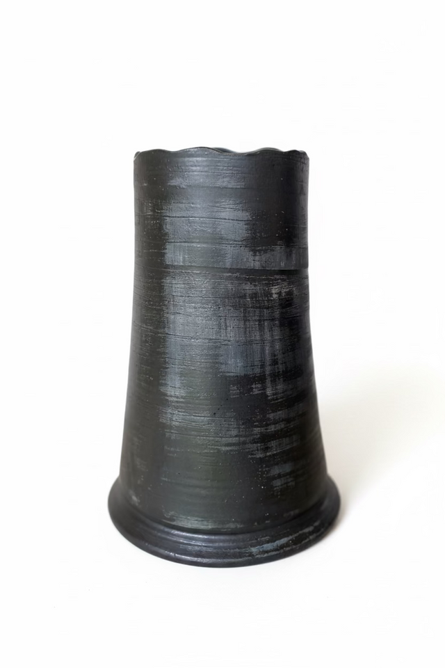 PIEZA NEGRA TIPO FLORERO