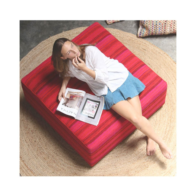 RED VIBES SQUARE POUF