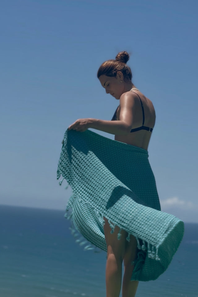 TOALLA DE PLAYA OLA AZUL
