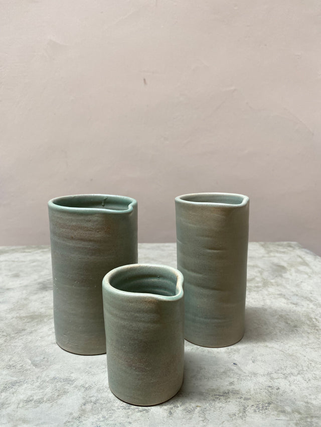 TRIO OF JUGS WITHOUT HANDLE RODRIGUEZ COLLECTION